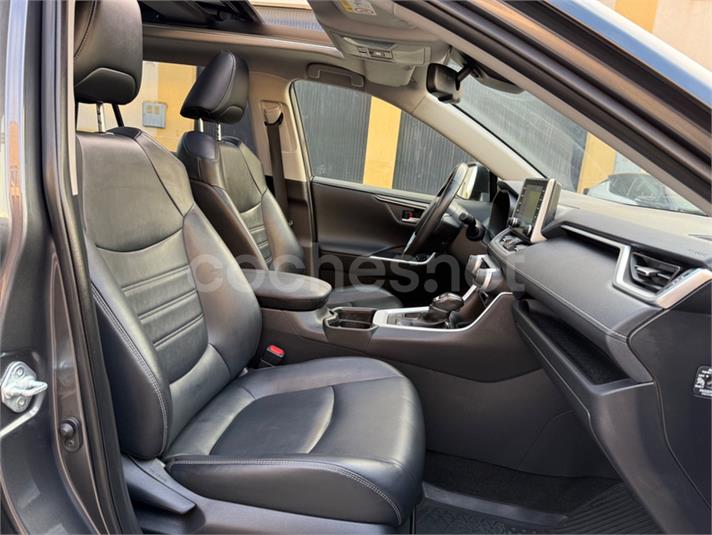 TOYOTA Rav4 2.5l 220H Advance Plus