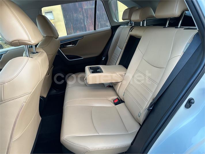 TOYOTA Rav4 2.5l 220H Luxury 4WD
