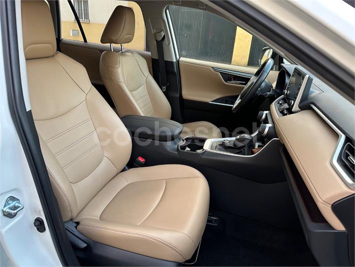 TOYOTA Rav4 2.5l 220H Luxury 4WD