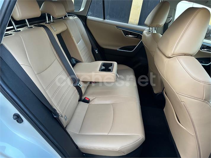 TOYOTA Rav4 2.5l 220H Luxury 4WD
