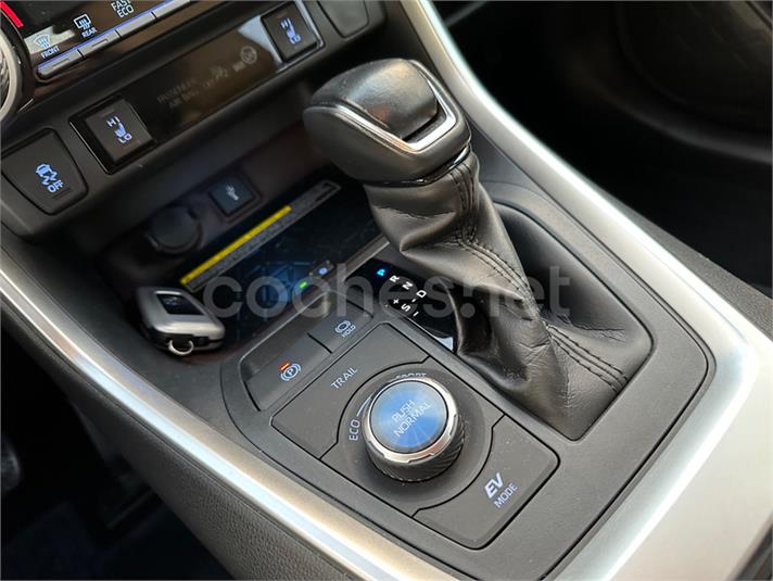 TOYOTA Rav4 2.5l 220H Luxury 4WD