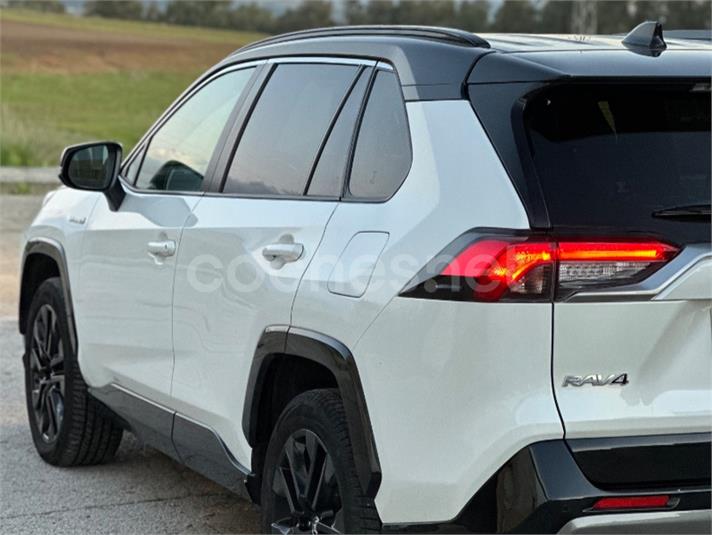 TOYOTA Rav4 2.5l 220H Luxury 4WD