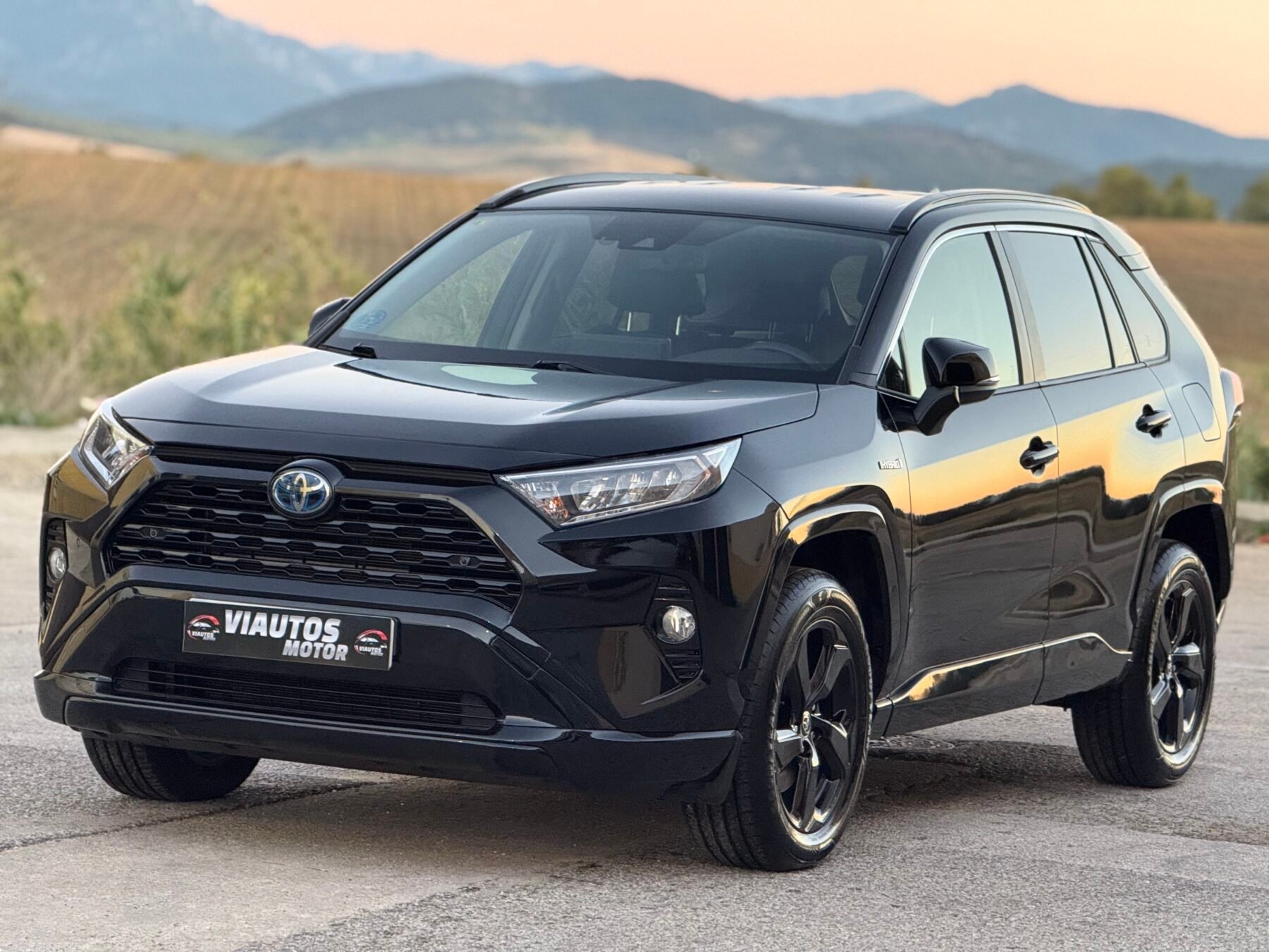 TOYOTA Rav4 Black edition