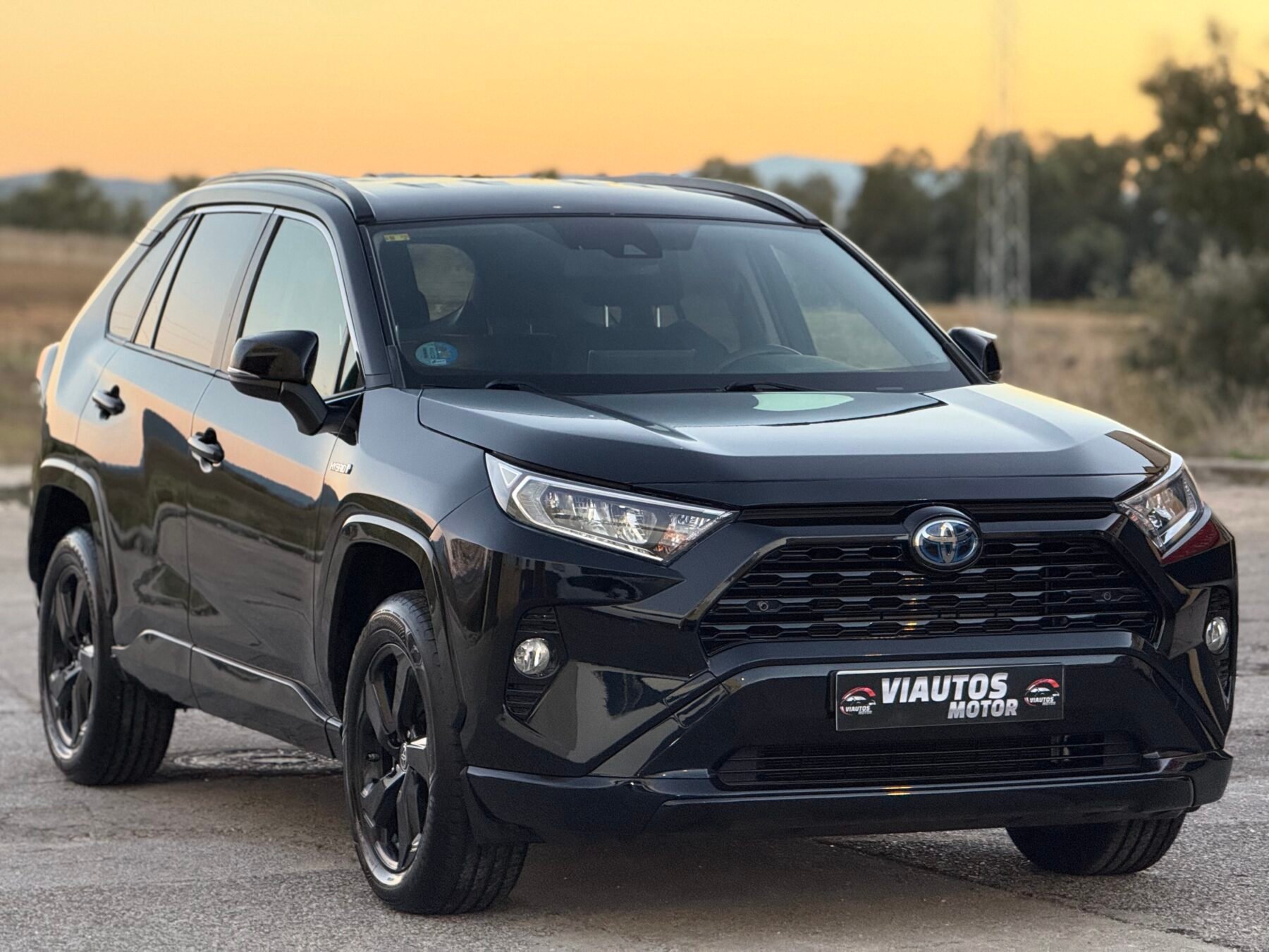 TOYOTA Rav4 Black edition