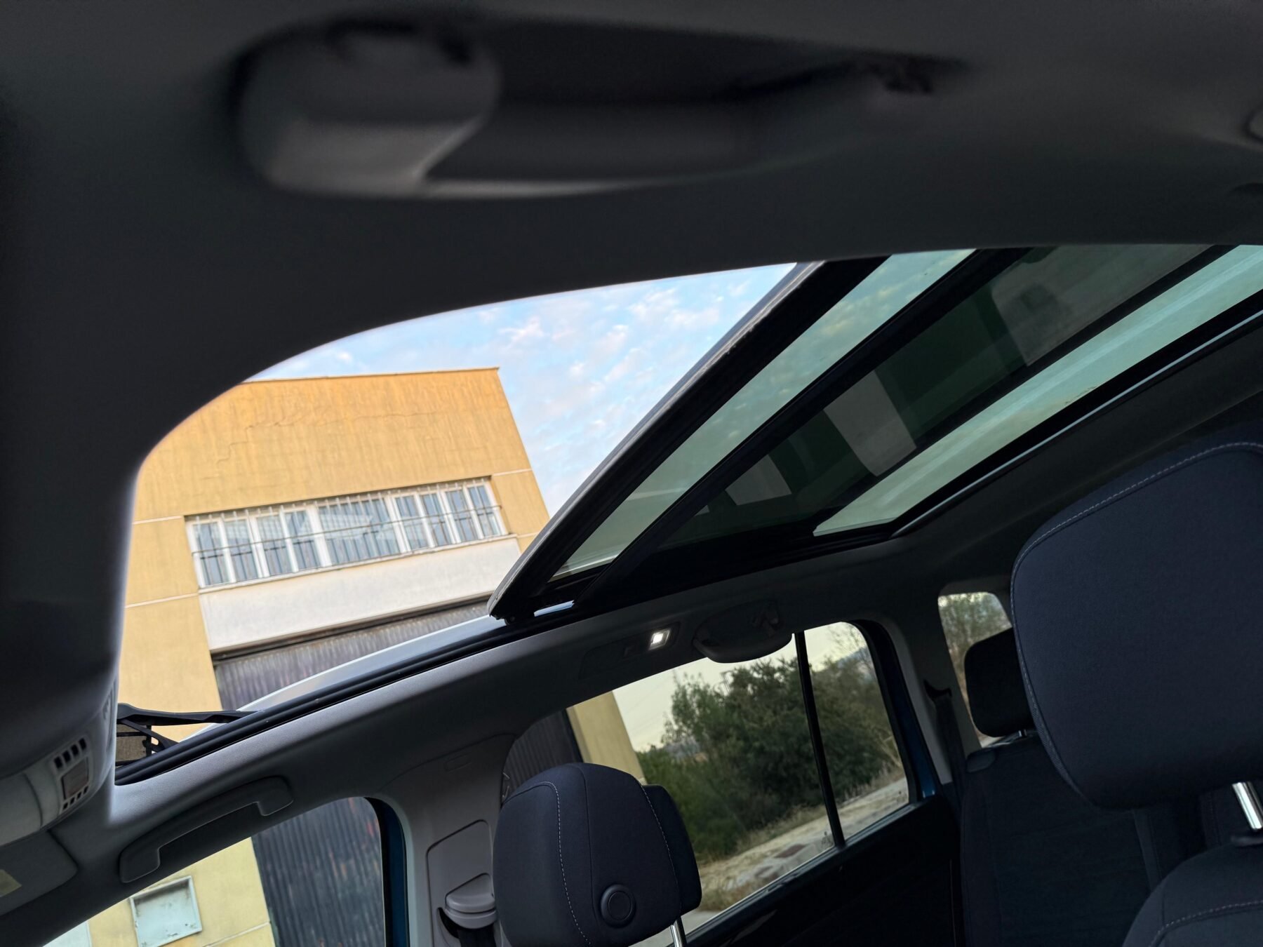 VOLKSWAGEN Touran Sport 2.0 TDI DSG