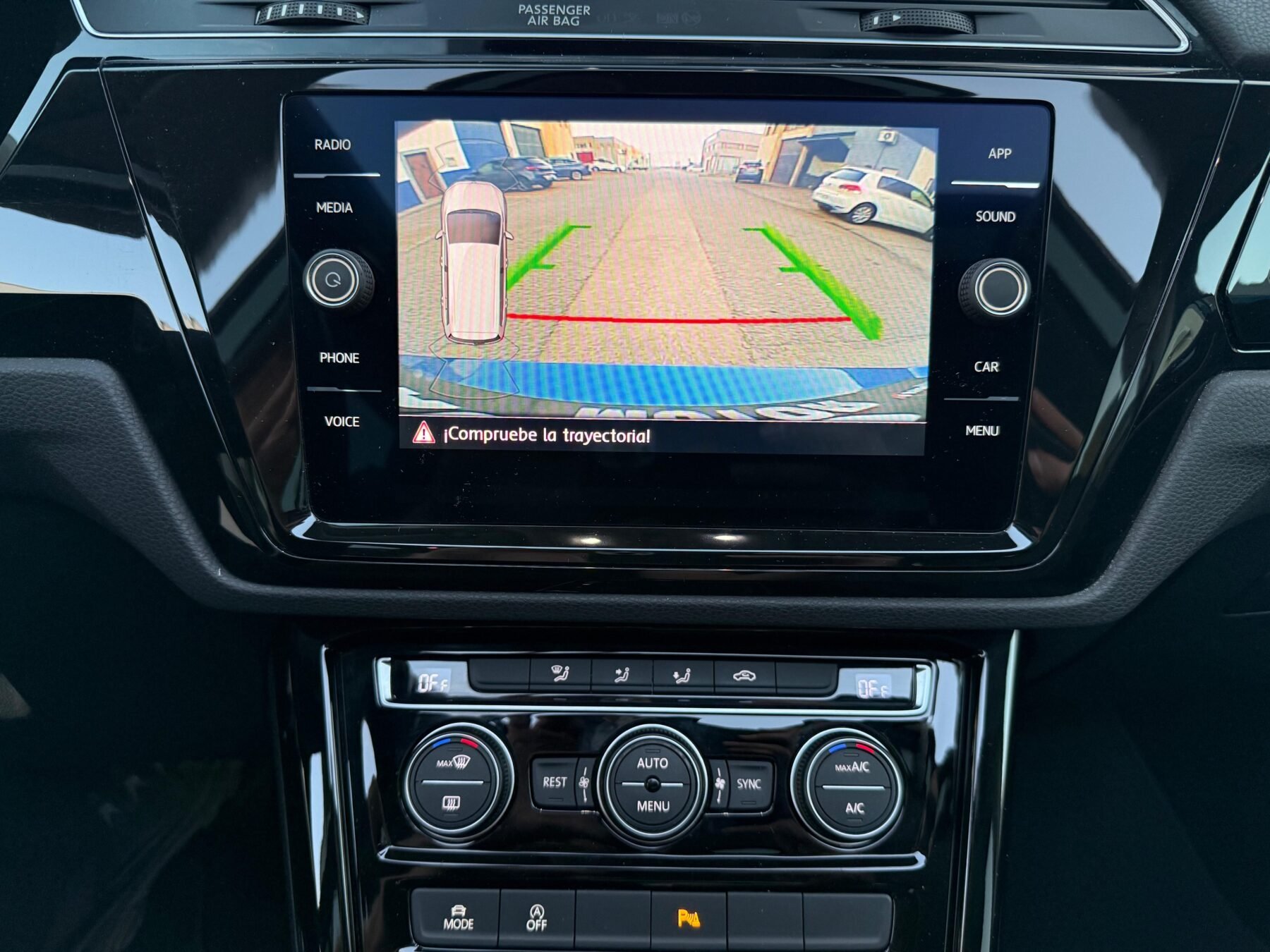 VOLKSWAGEN Touran Sport 2.0 TDI DSG