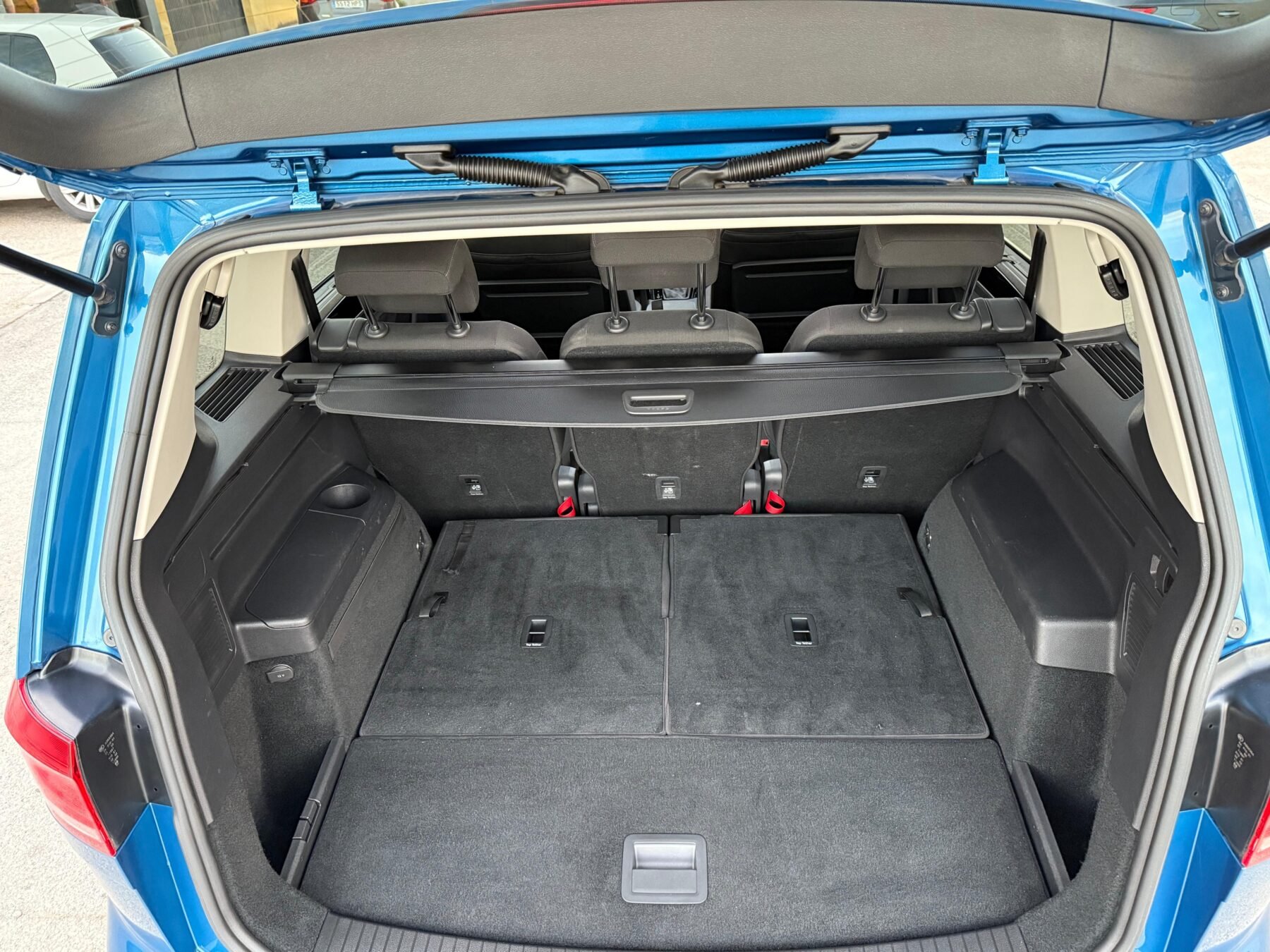 VOLKSWAGEN Touran Sport 2.0 TDI DSG