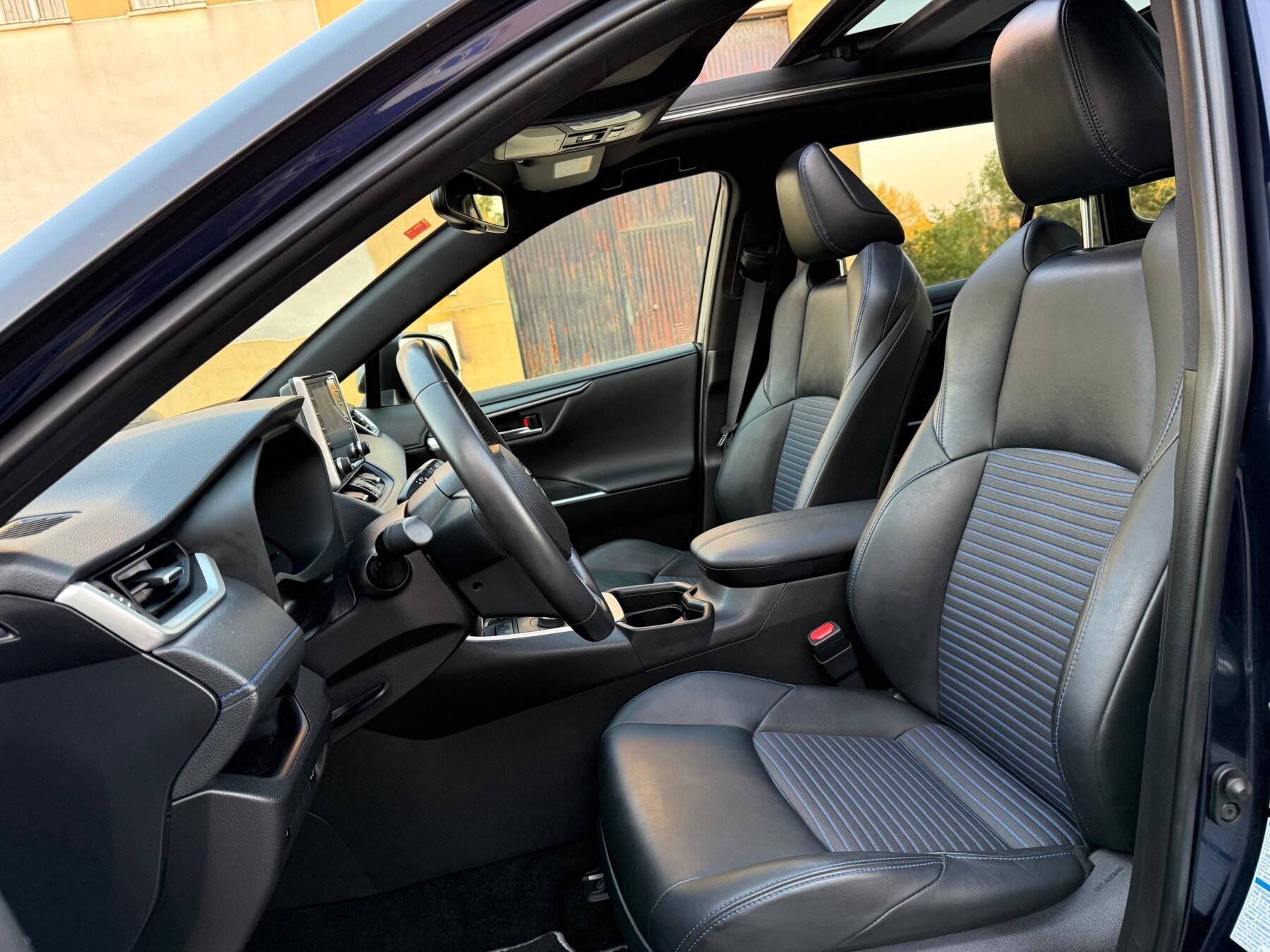 TOYOTA Rav4 2.5l 220H Style 4WD