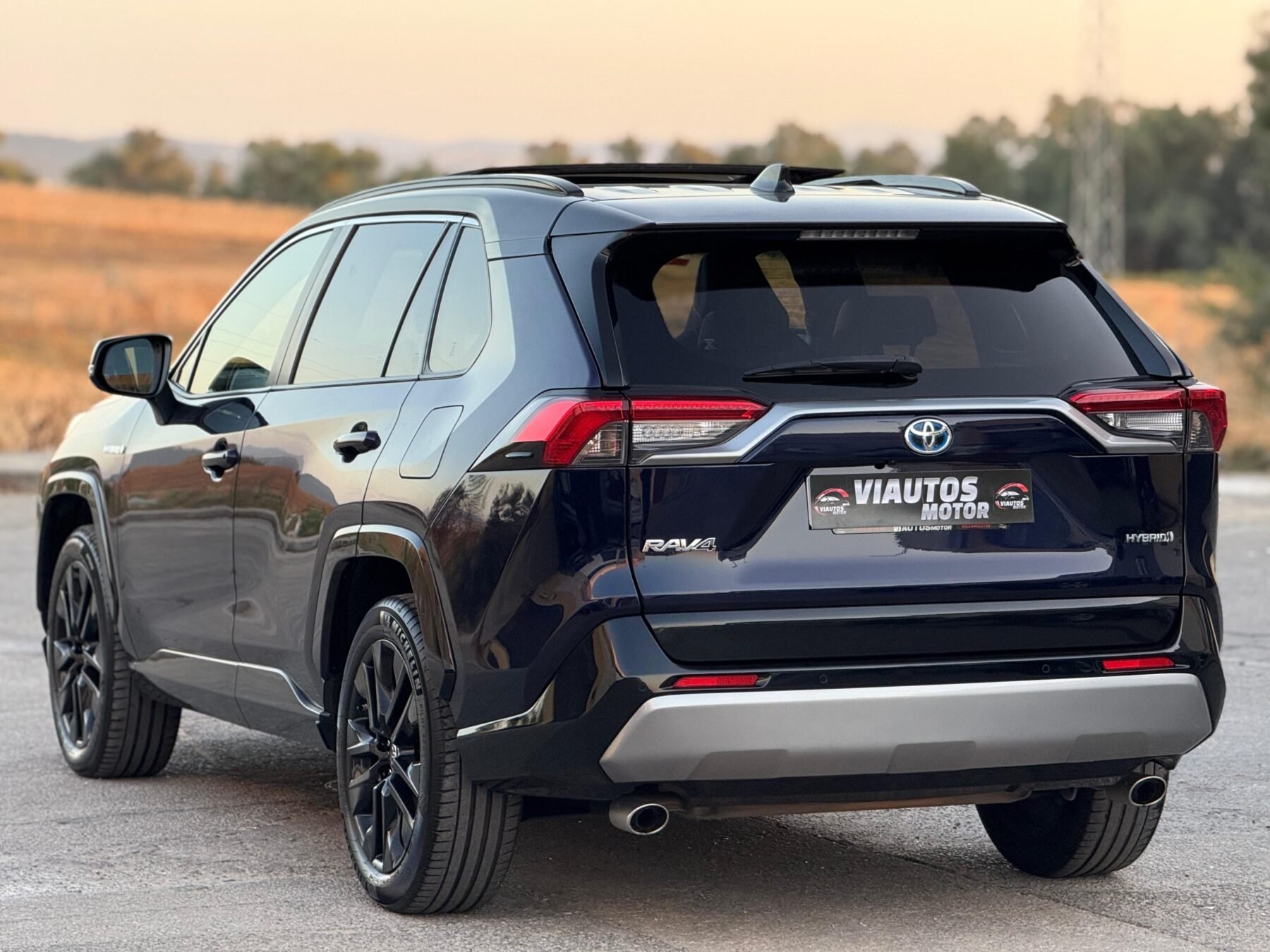 TOYOTA Rav4 2.5l 220H Style 4WD