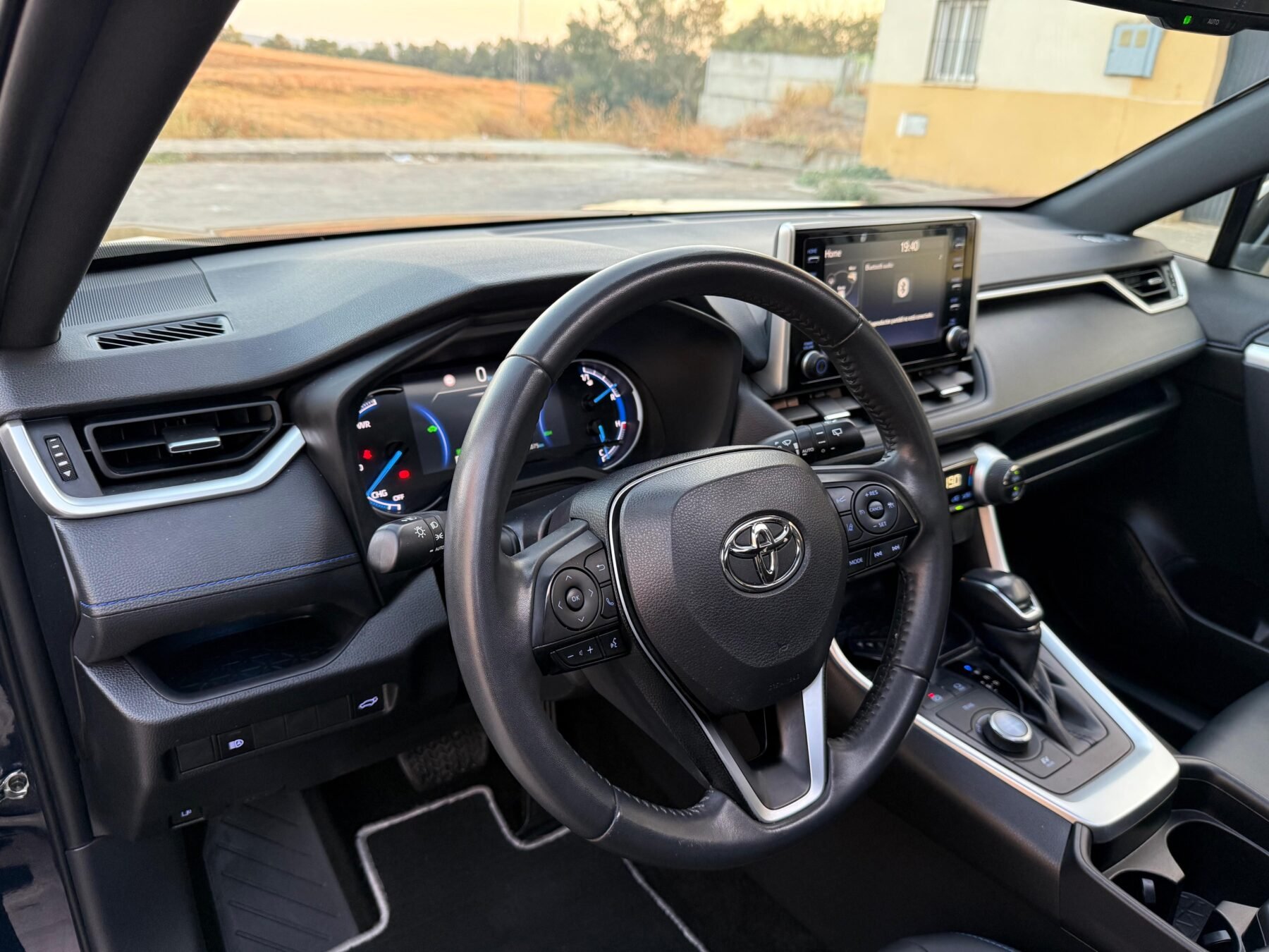 TOYOTA Rav4 2.5l 220H Feel