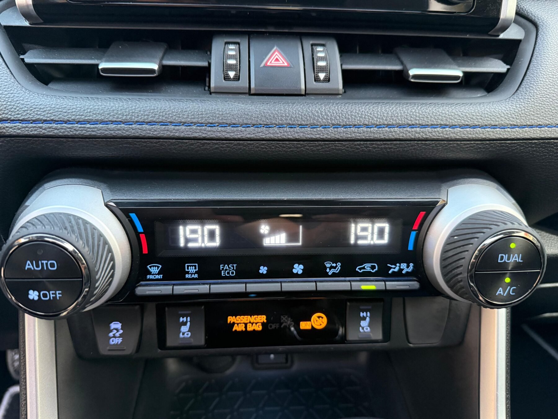 TOYOTA Rav4 2.5l 220H Feel
