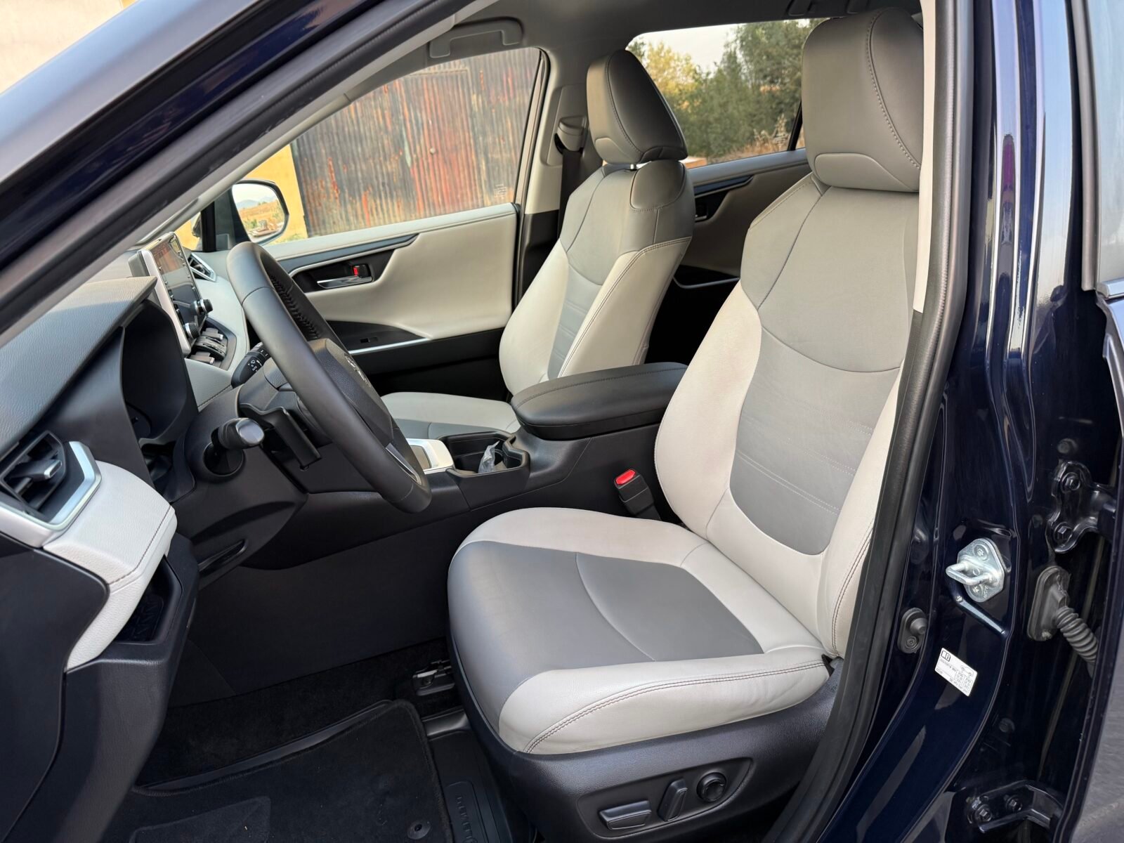 TOYOTA Rav4 Luxury