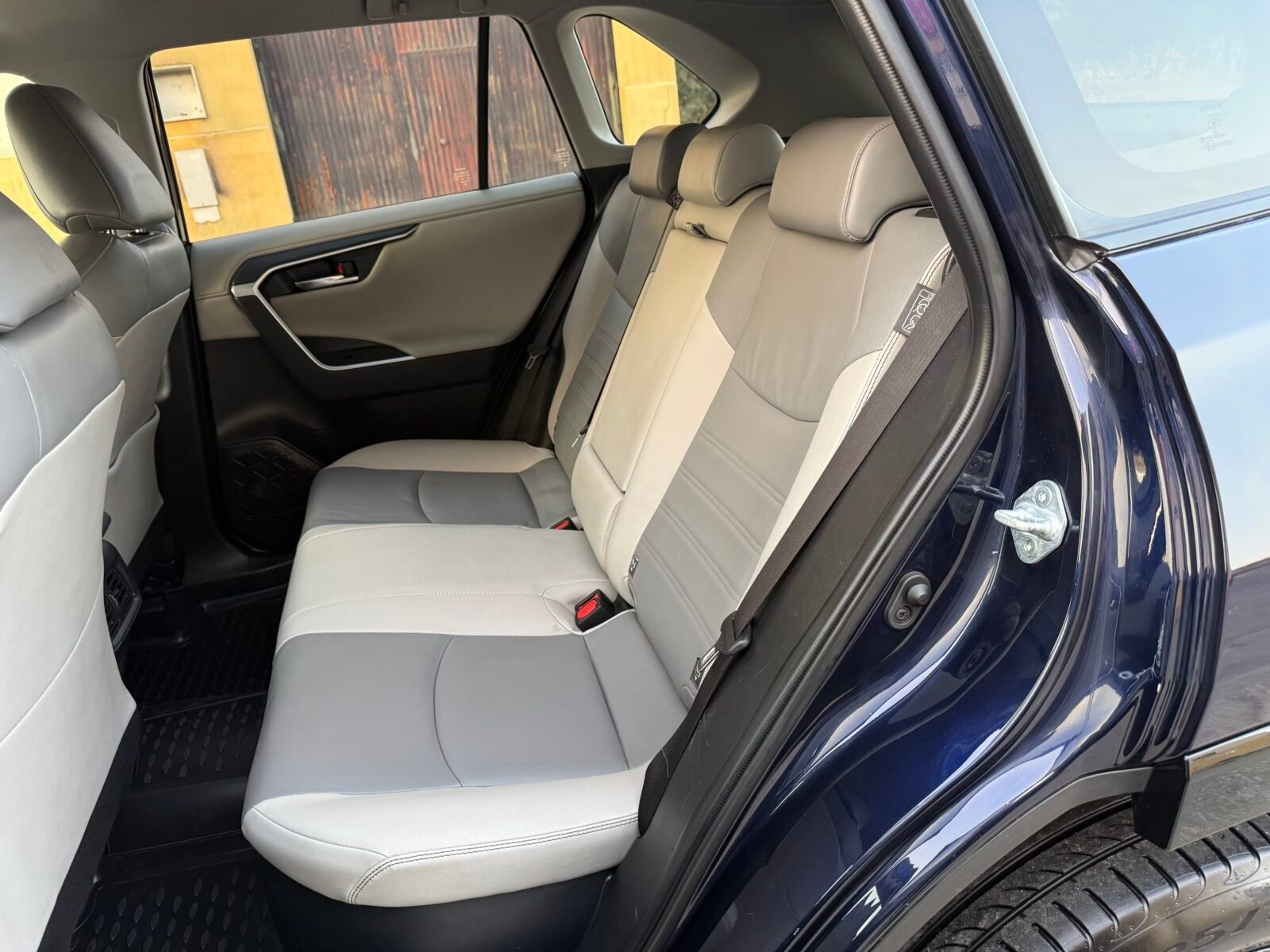 TOYOTA Rav4 Luxury