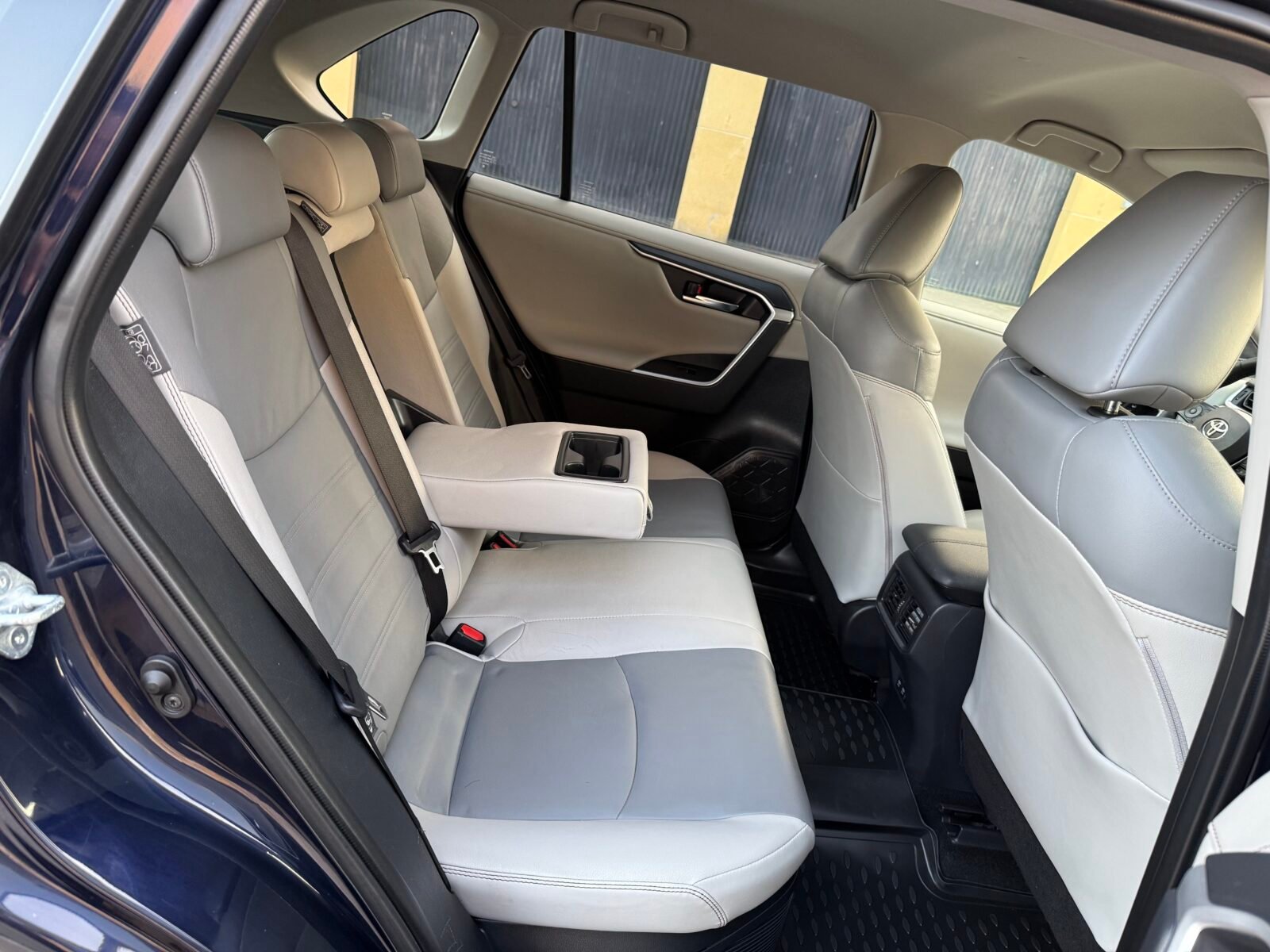 TOYOTA Rav4 Luxury