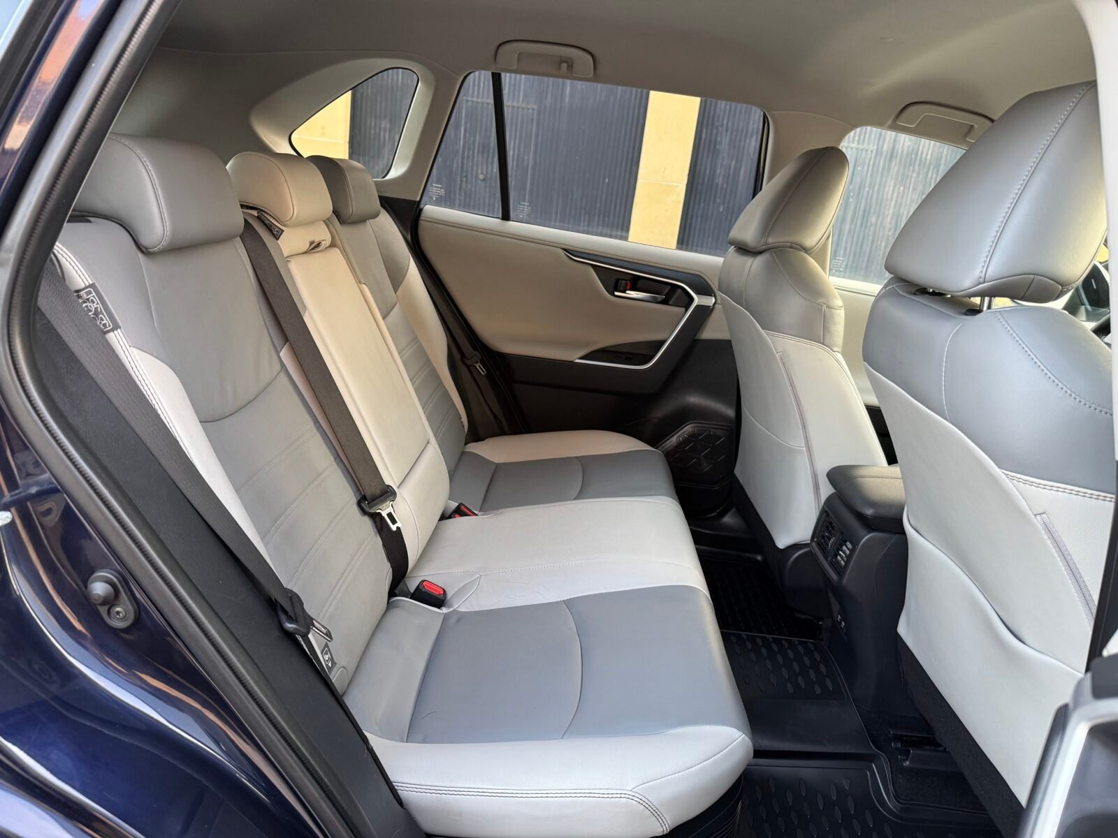 TOYOTA Rav4 Luxury