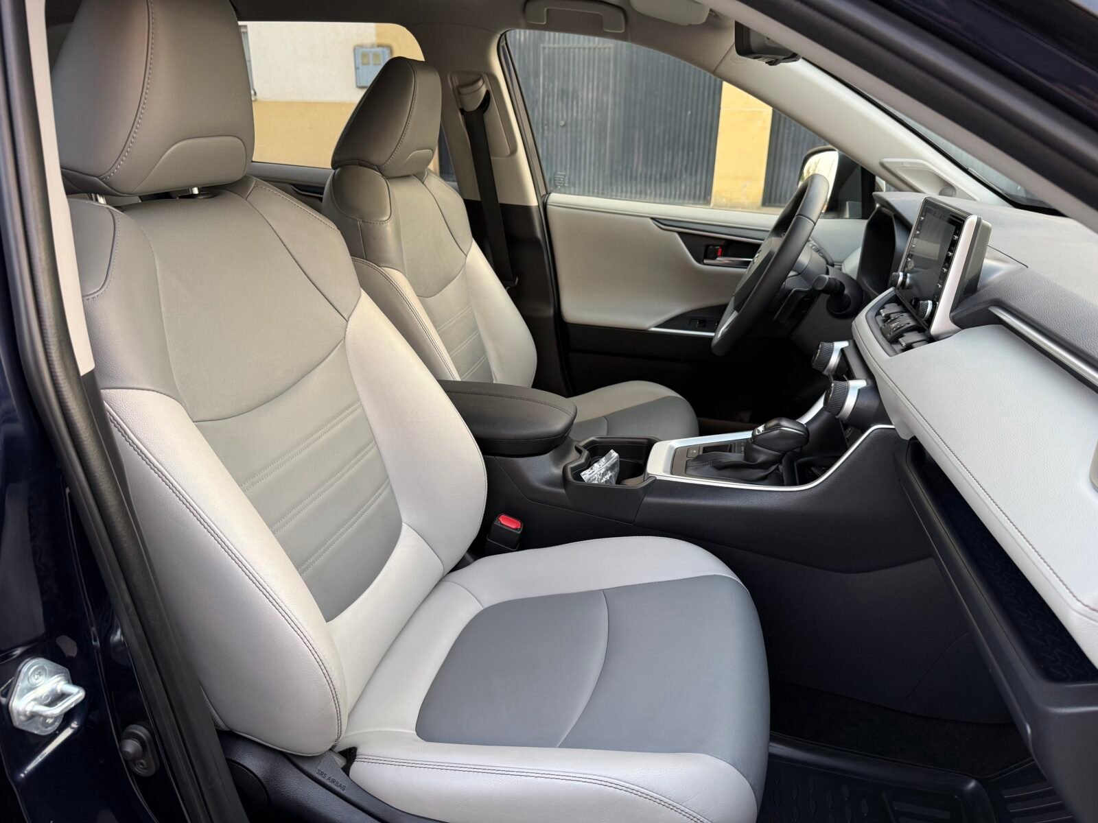 TOYOTA Rav4 Luxury