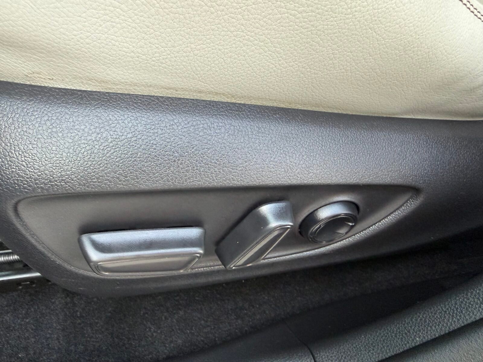 TOYOTA Rav4 Luxury