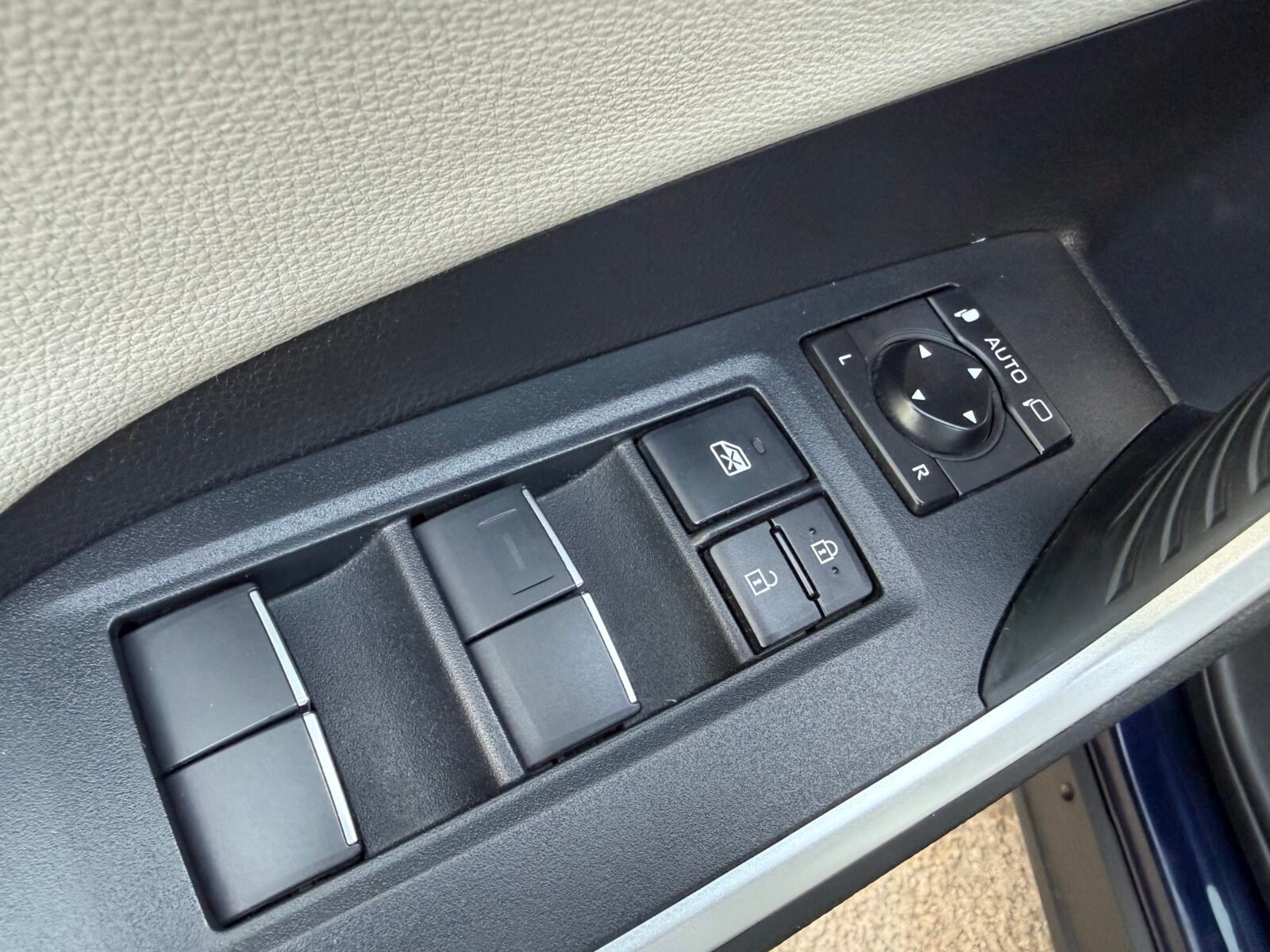 TOYOTA Rav4 Luxury
