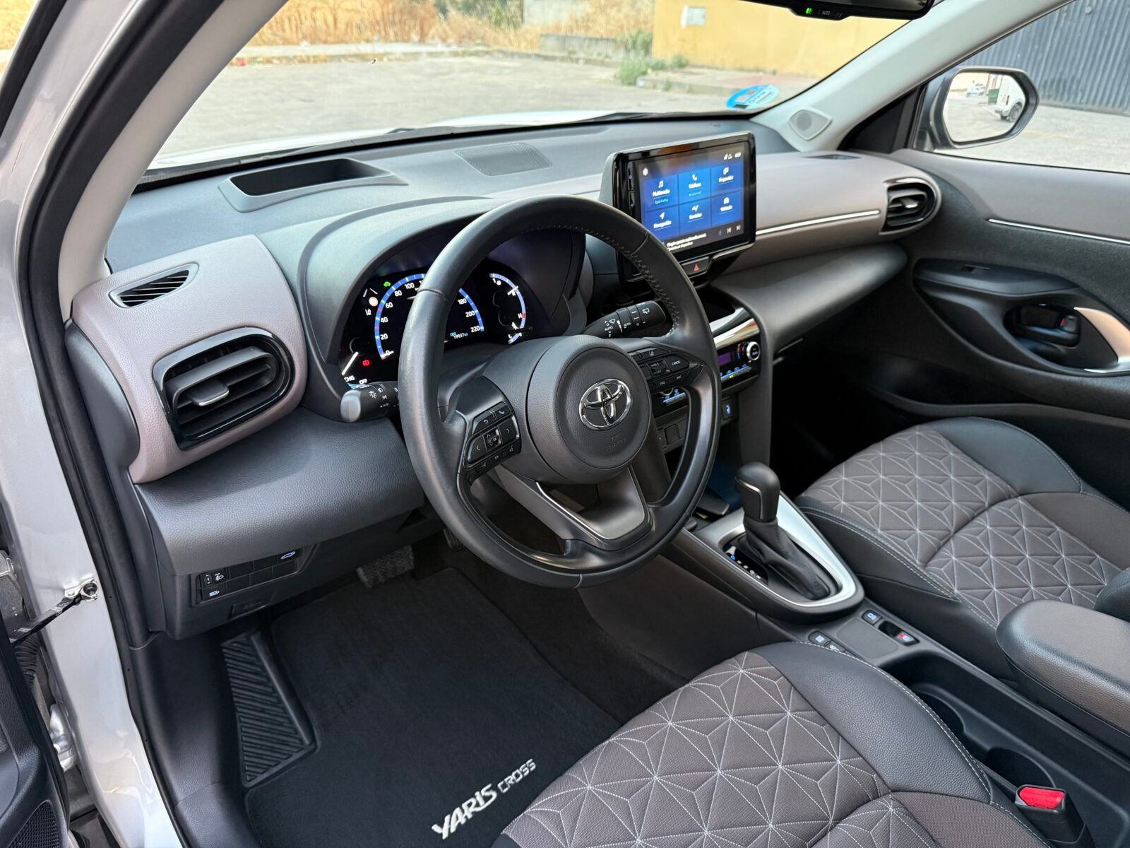 TOYOTA Yaris Cross style