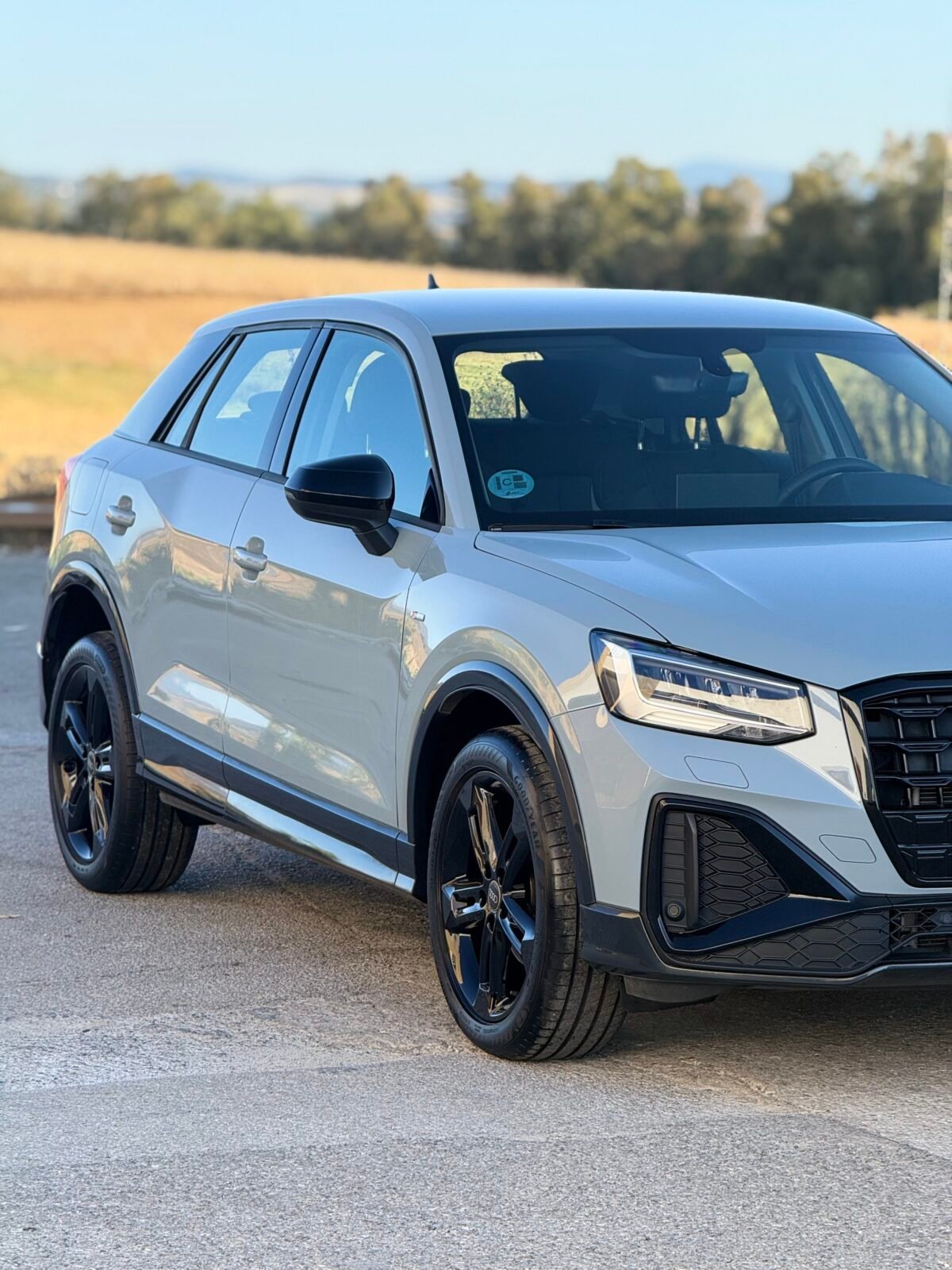 AUDI Q2 Black line