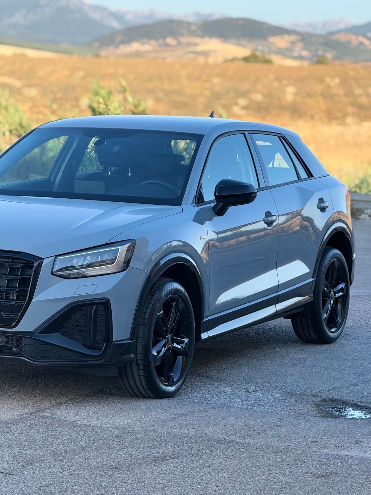 AUDI Q2 Black line