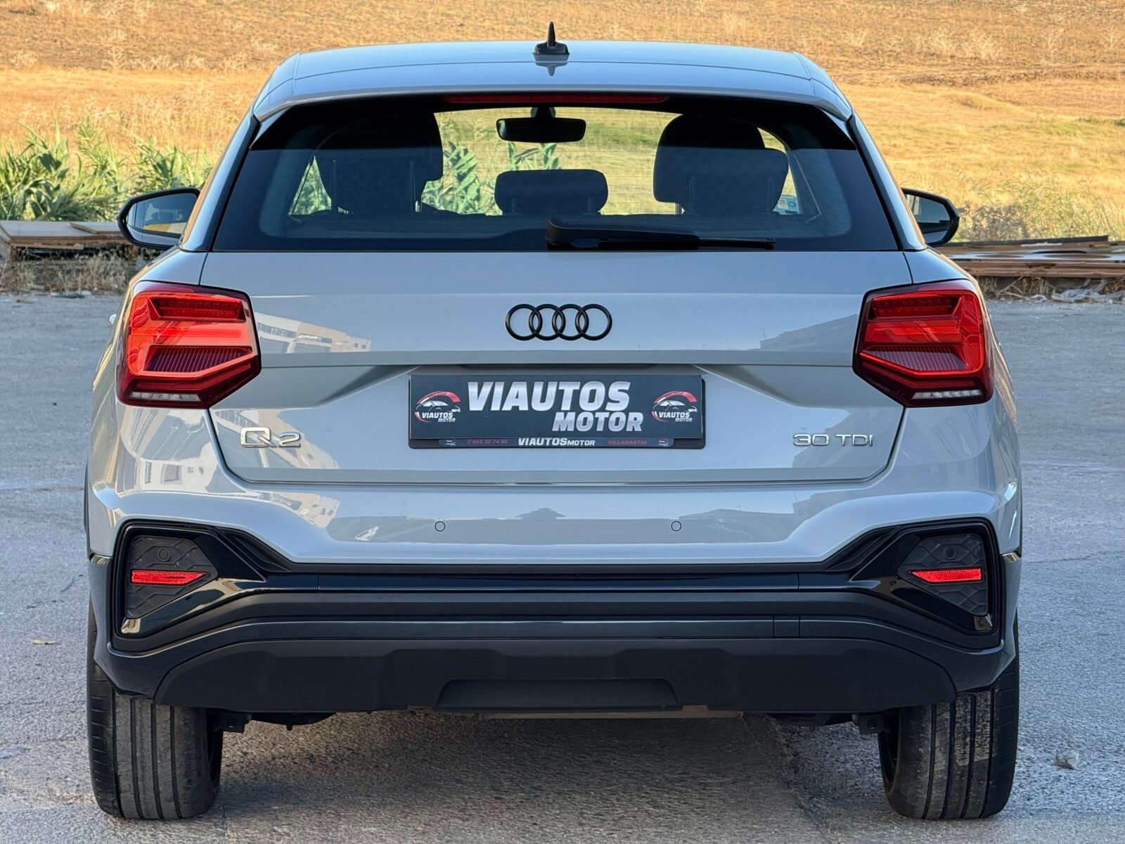 AUDI Q2 Black line
