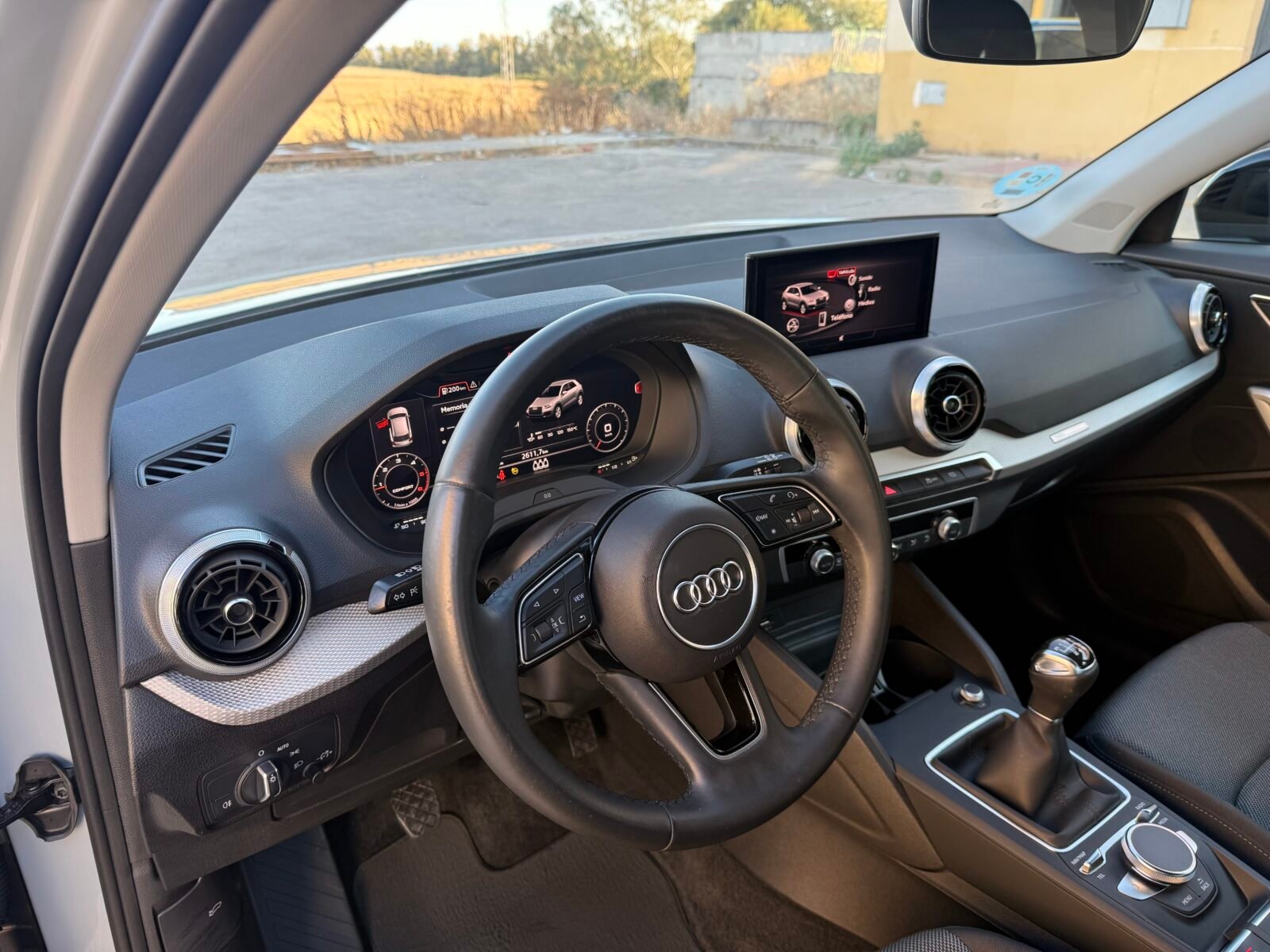 AUDI Q2 Black line