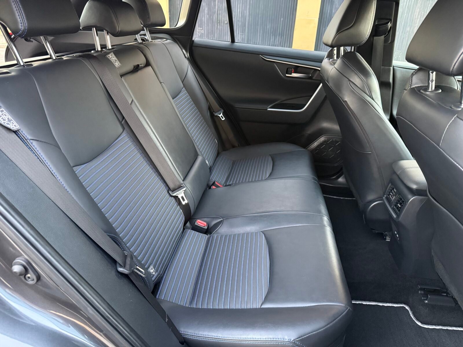 TOYOTA Rav4 Style