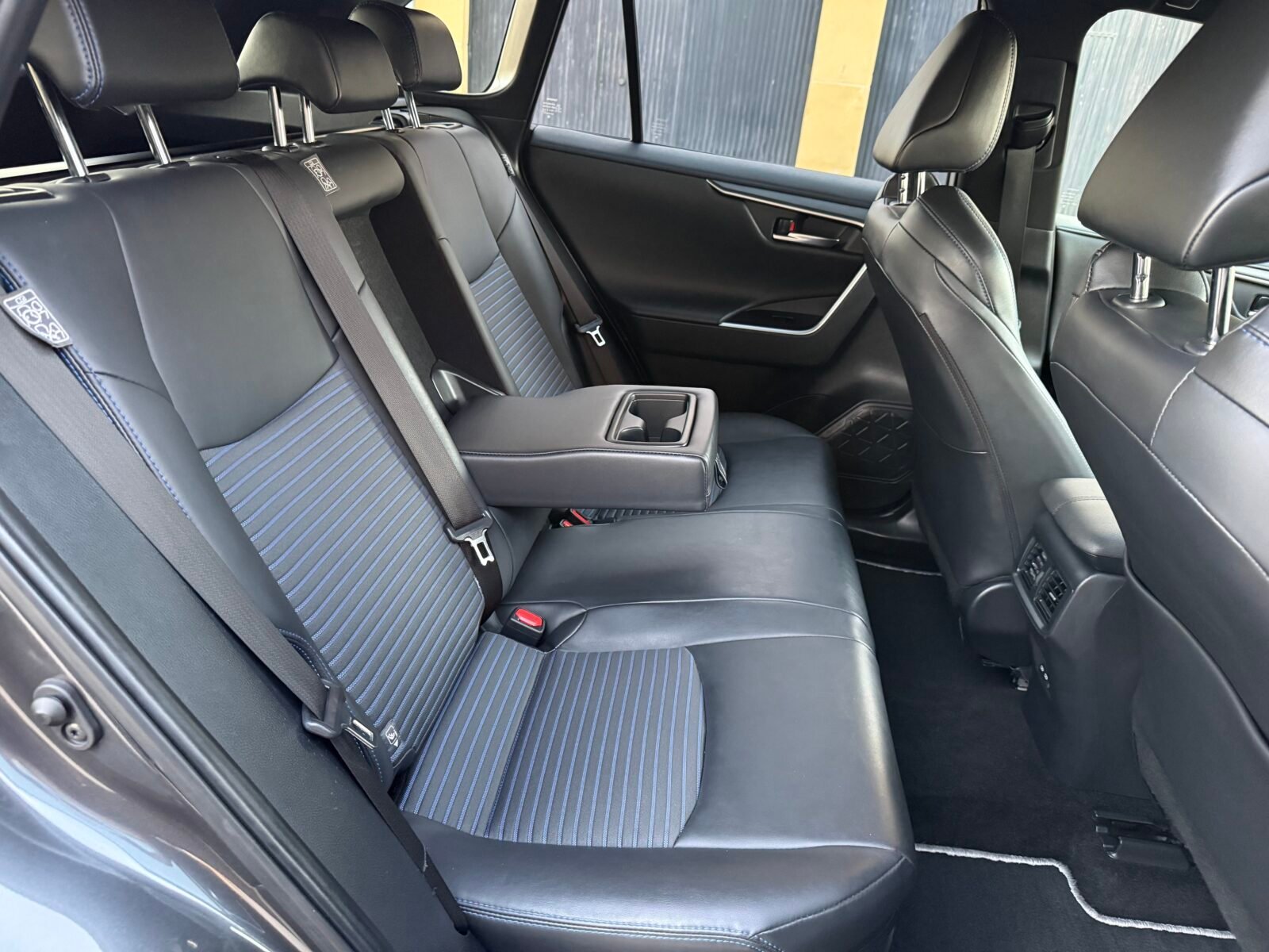 TOYOTA Rav4 Style