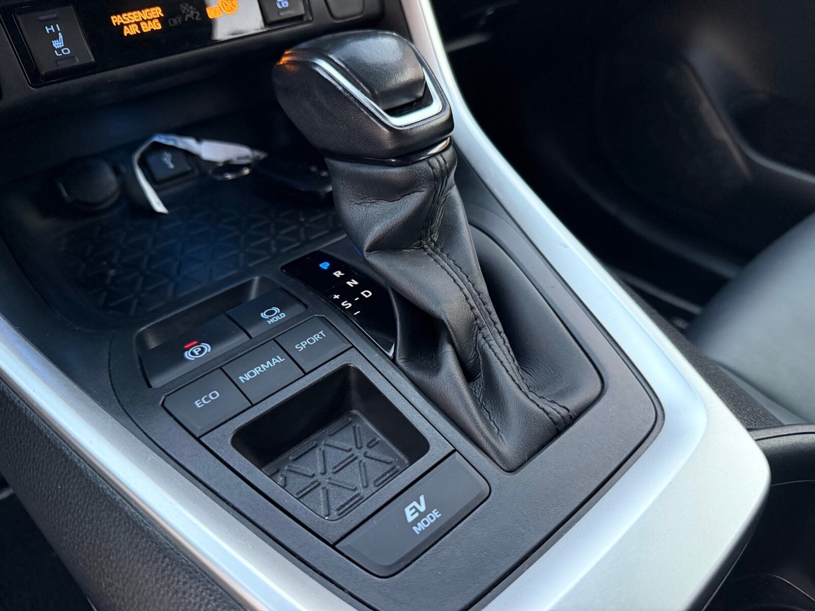 TOYOTA Rav4 Style